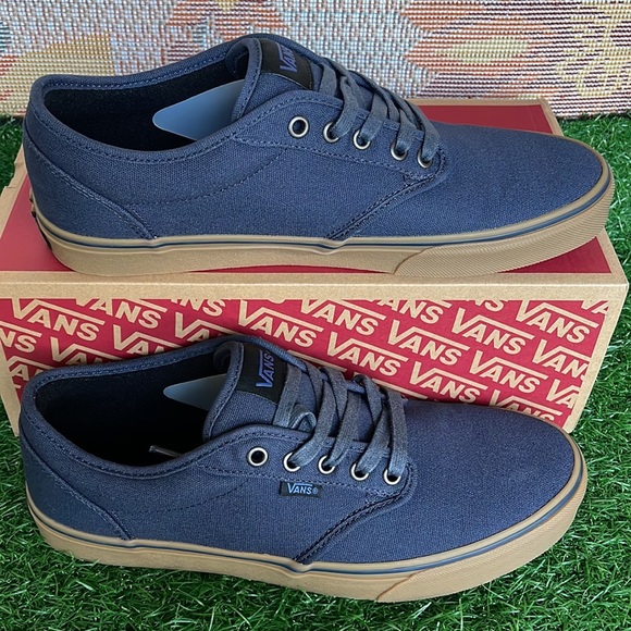 Vans Men’s Atwood
(12 Oz Canvas) Navy/Gum
VN000XB0D8F
Sneakers - Picture 2 of 16